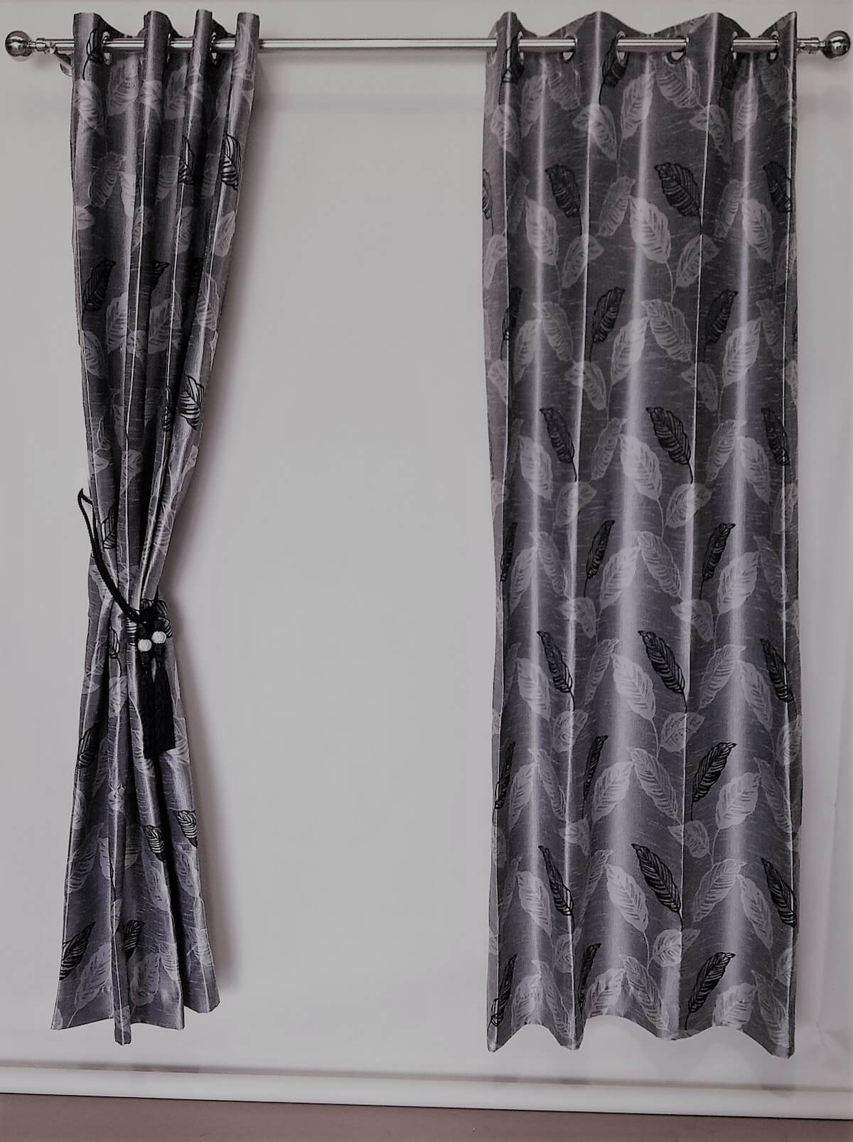 Lined eyelet curtain 728F(213cm drop)